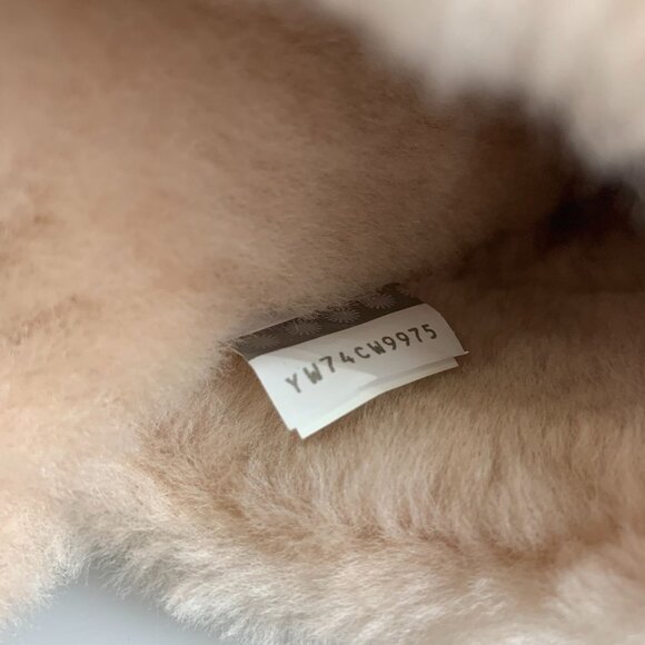 NIB UGG Woman Dalla UGG Metal Graphic Slippers Size US5 - Picture 9 of 11